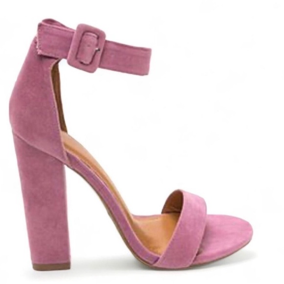 $25 dollar ENTRY- with 🎁 
For💥$685!!! ETRO MILANO- CLUTCH-
ONLY 25 entries !💥 - Picture 9 of 14